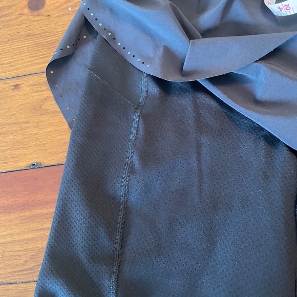 Cute Lululemon Bike / Run Shorts - Picture 7 of 7